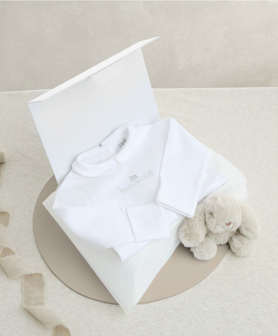 مجموعة هدايا بيجامة بورن إن 2026 ولعبة أرنب رمادية اللون، قطعتين